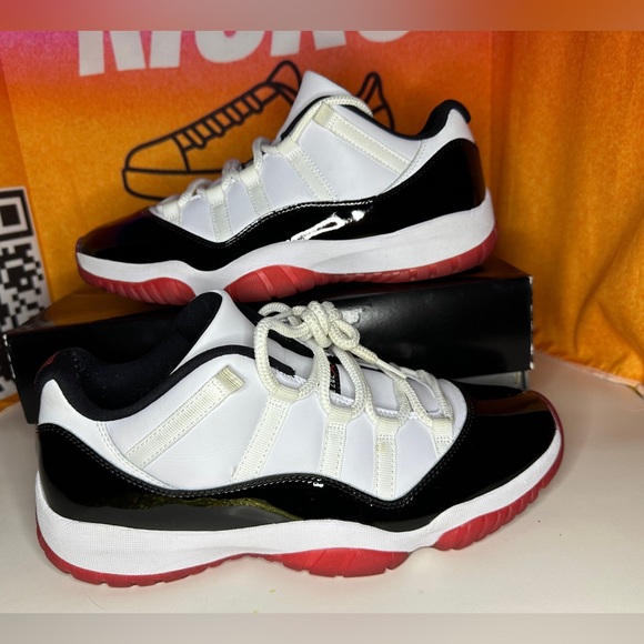 Jordan 11 Retro Low Concord-Bred Size 11M Pre-loved - Picture 3 of 7